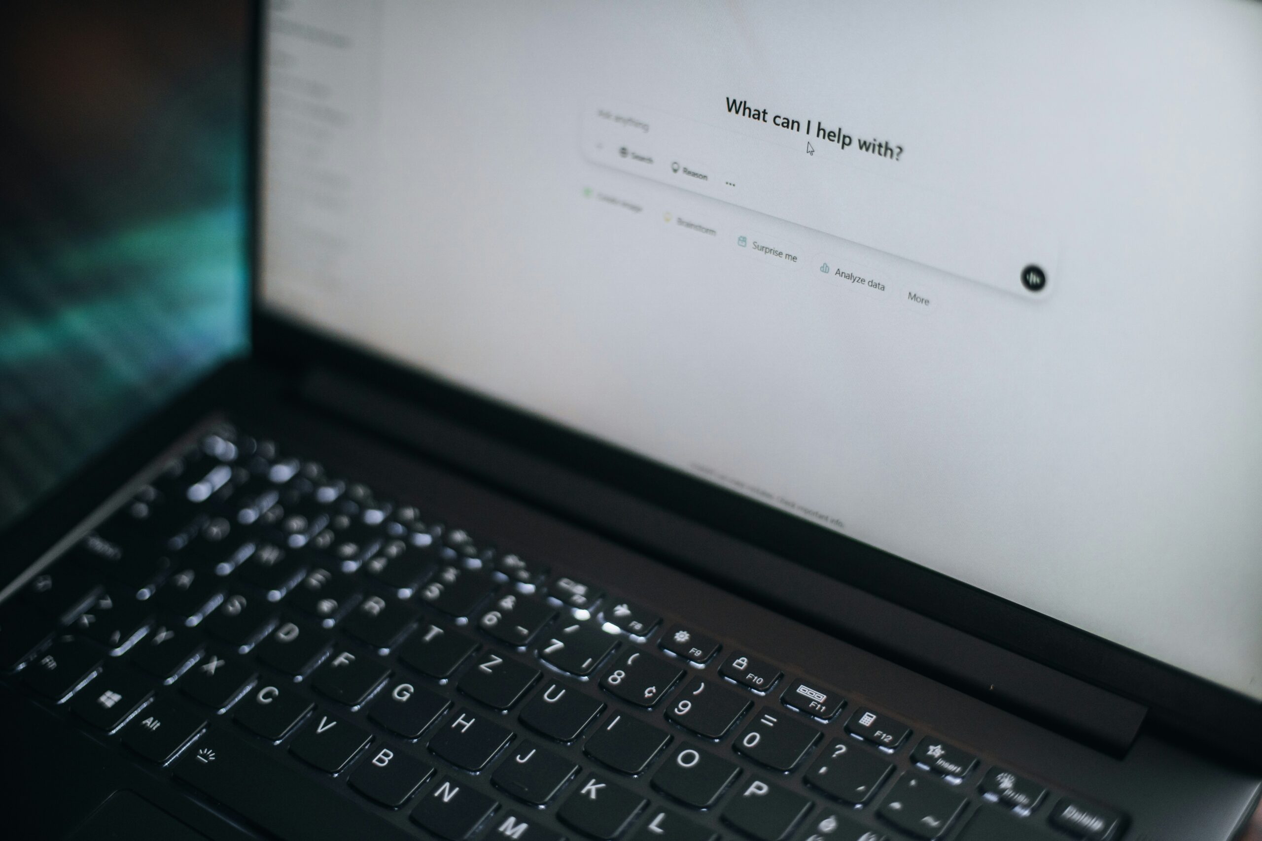 Flujo de trabajo para ganar dinero con inteligencia artificial usando herramientas IA de contenido y automatización